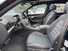 Fahrzeugabbildung Volkswagen Touareg 3.0 TDI 4M R-Line PANO DYNAUDIO STANDHZG