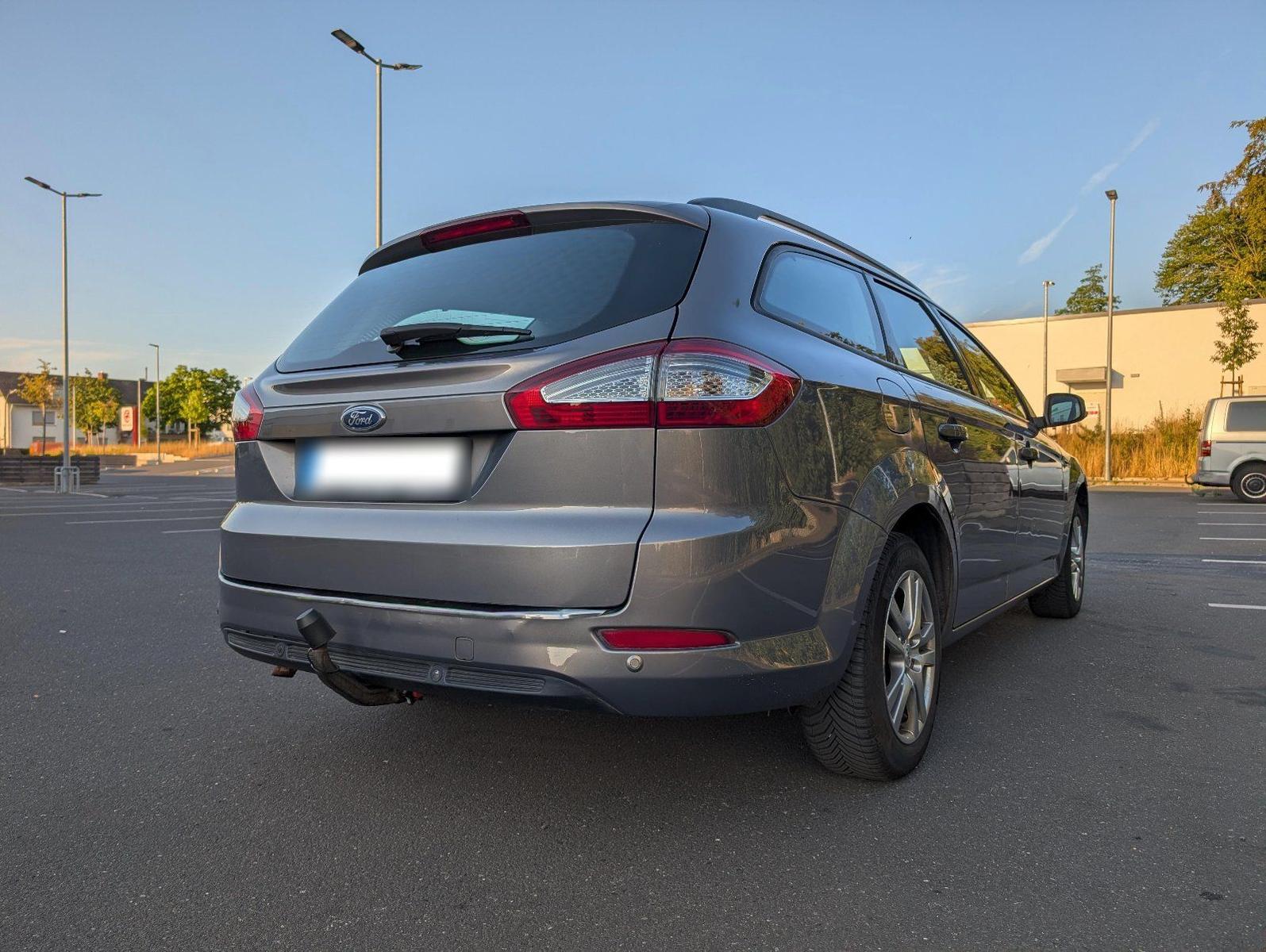 Ford Mondeo 2011 — photo 11