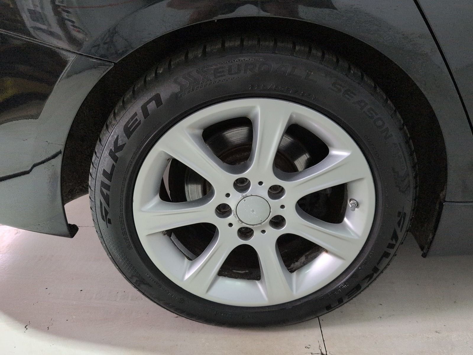Fahrzeugabbildung BMW 320 d Touring xDrive * Leder * Bi- Xenon