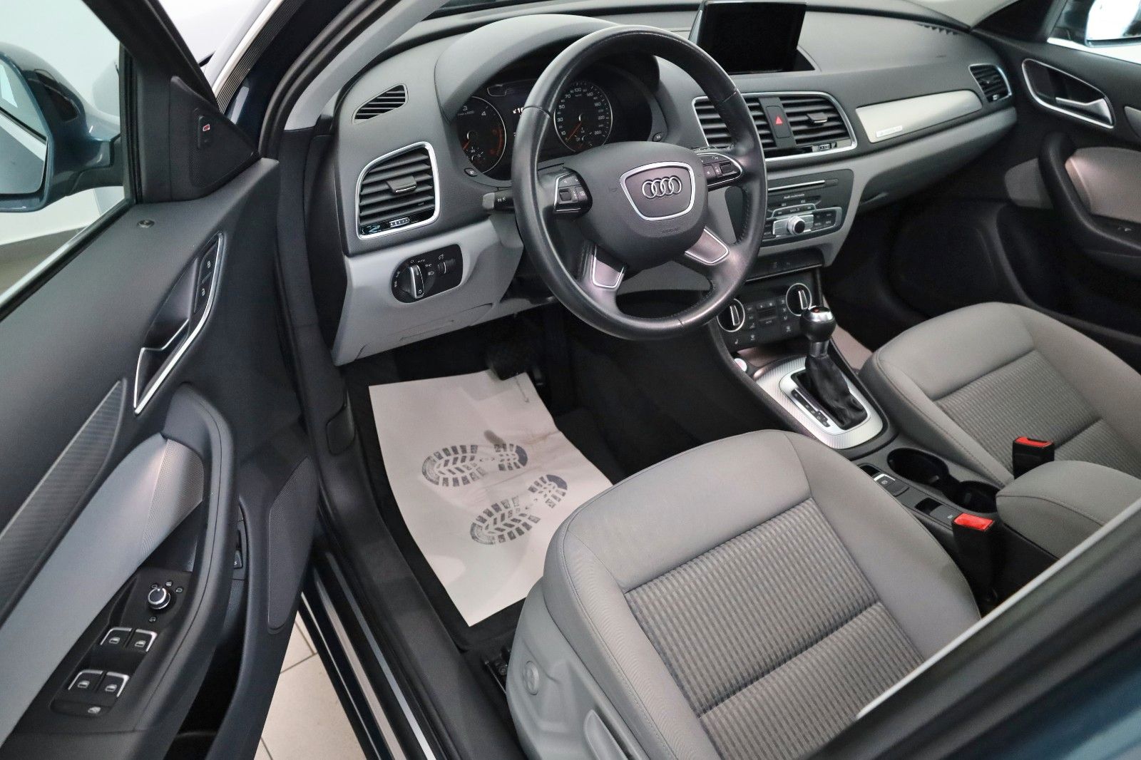 Fahrzeugabbildung Audi Q3 quattro S Line Naxi,Xenon,Panorama,Kamera,SH