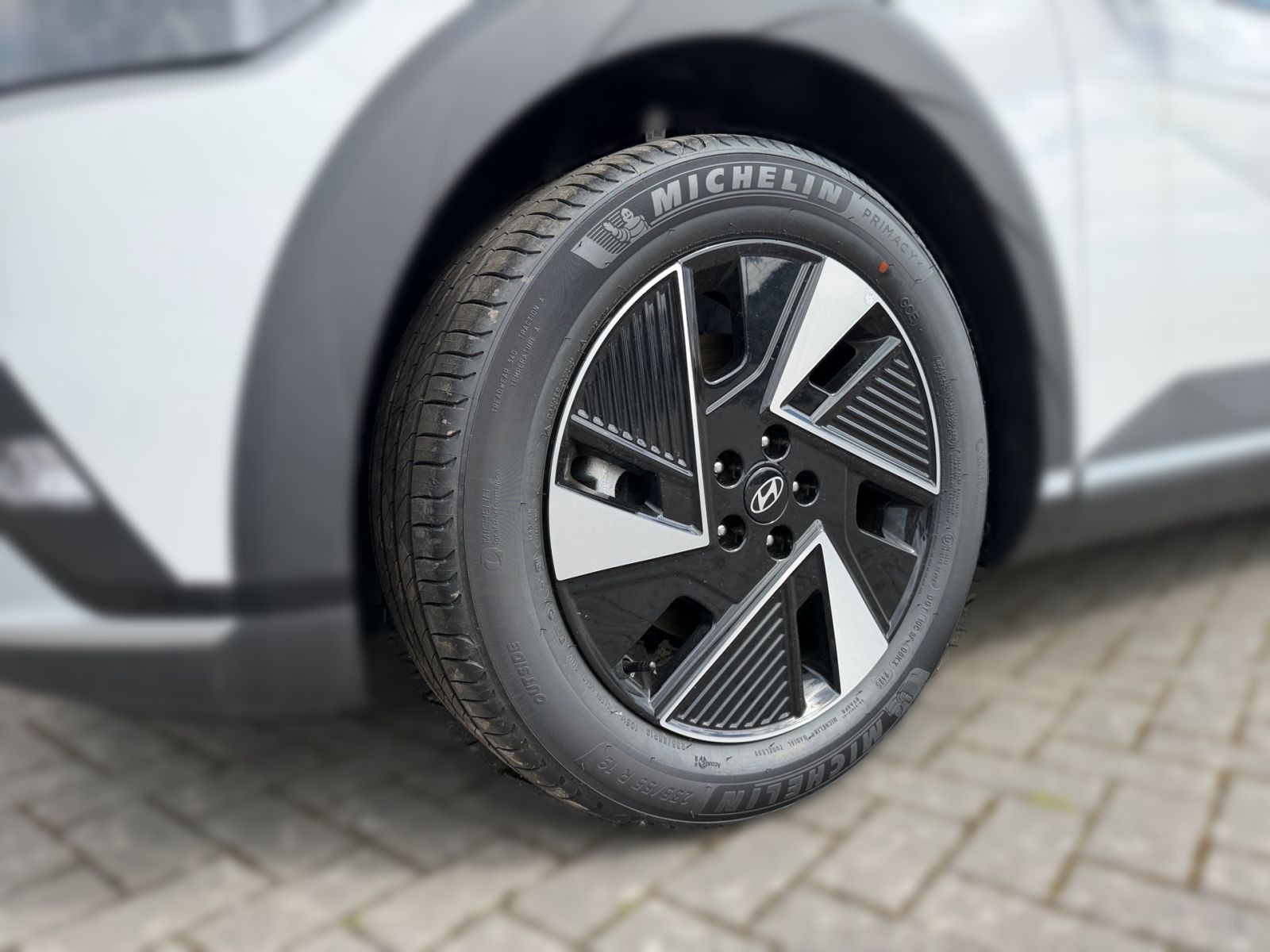 Fahrzeugabbildung Hyundai IONIQ 5 Elektro 63 kWh Wärmepumpe