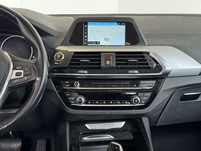 BMW X3 xDrive20dA Navi.LED.Driveass.Rükamera.HiFi foto 6