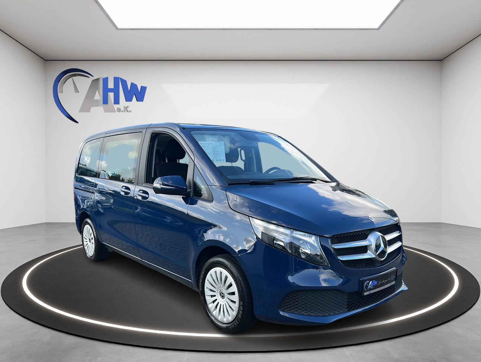 Fahrzeugabbildung Mercedes-Benz V 220 d RISE kompakt