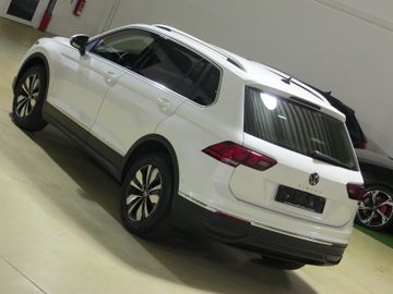 Volkswagen Tiguan - 10