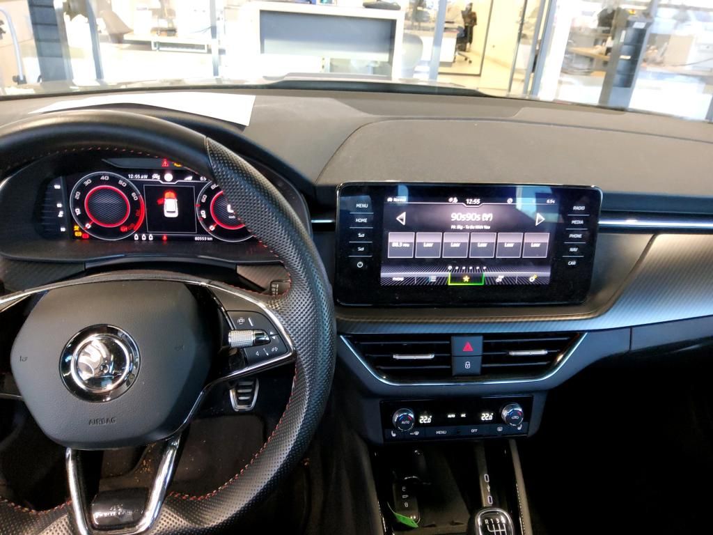 Fahrzeugabbildung SKODA Kamiq TSI Monte Carlo LED Navi AID Pano ACC PDC