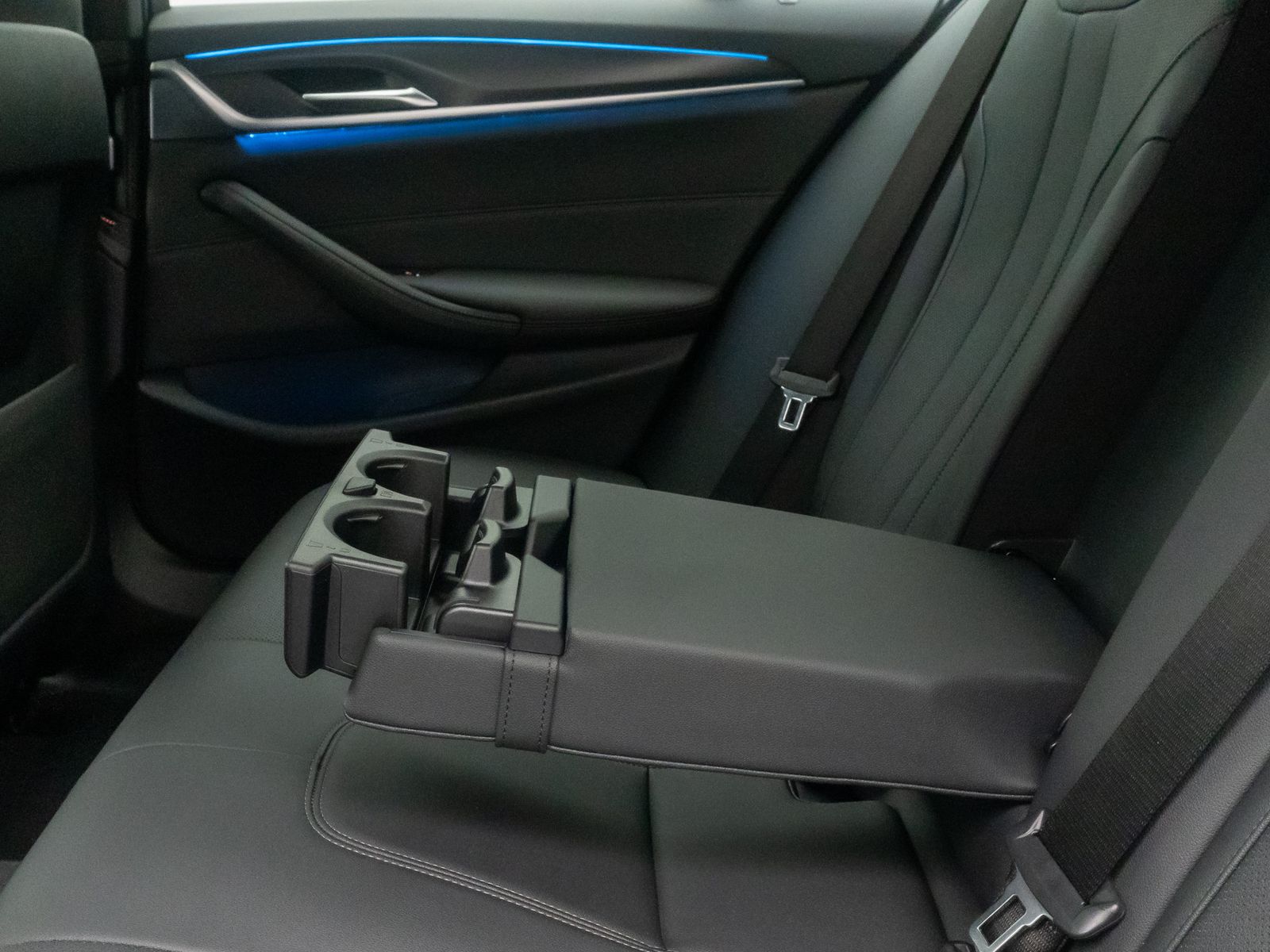 Fahrzeugabbildung BMW 545e xD M Sport Kamera DAB 4xKlima Alarm 19Zoll