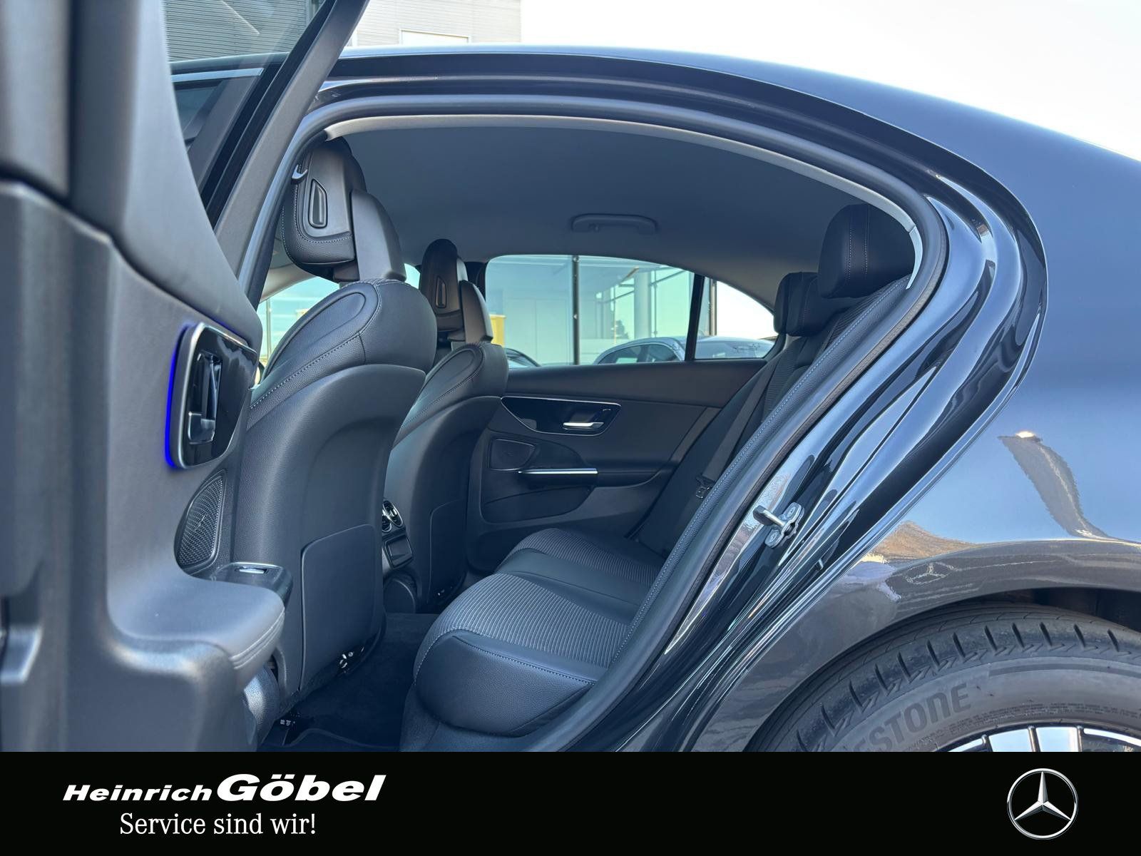 Fahrzeugabbildung Mercedes-Benz C 200 AVA-ADV+ 360°KAM WP LED AMB-BEL VZA MEM-SI