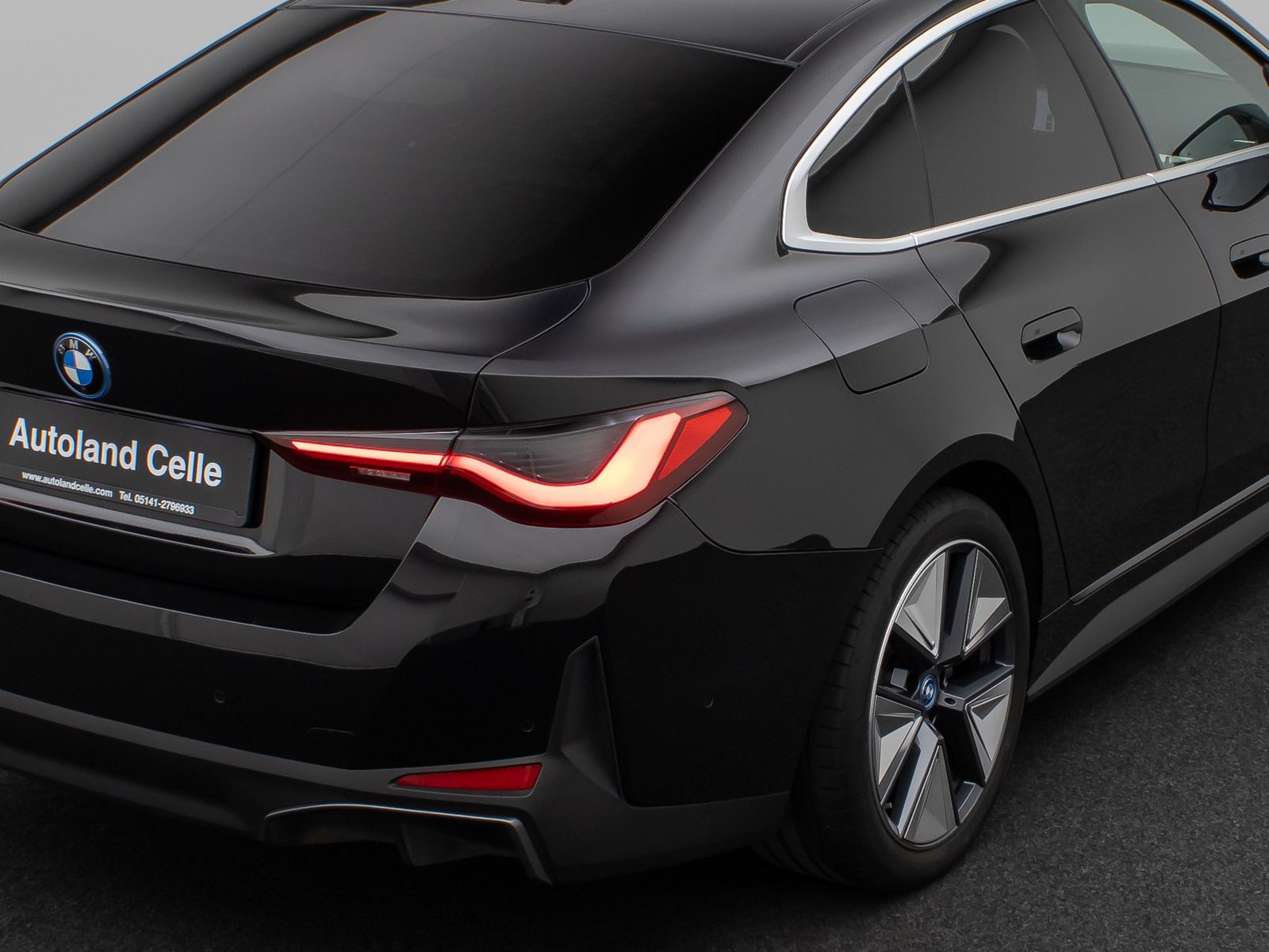 Fahrzeugabbildung BMW i4 eD40 GranCoupé Glasdach Laser 360°AHK Komfort