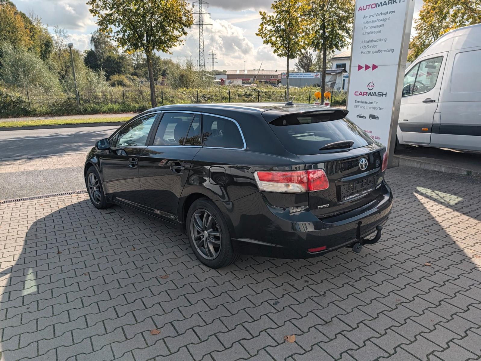 Toyota Avensis 2011 — photo 6