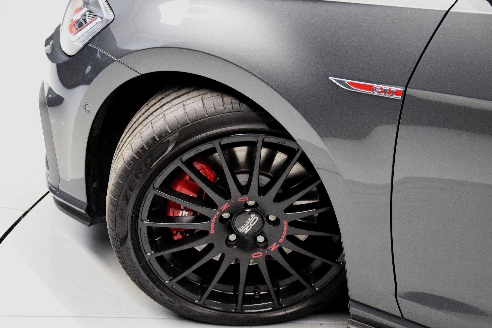 Fahrzeugabbildung Volkswagen Golf VII Lim GTI Performance DSG Pano Virtual OZ
