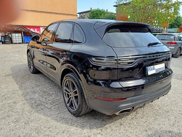 Porsche Cayenne - 7