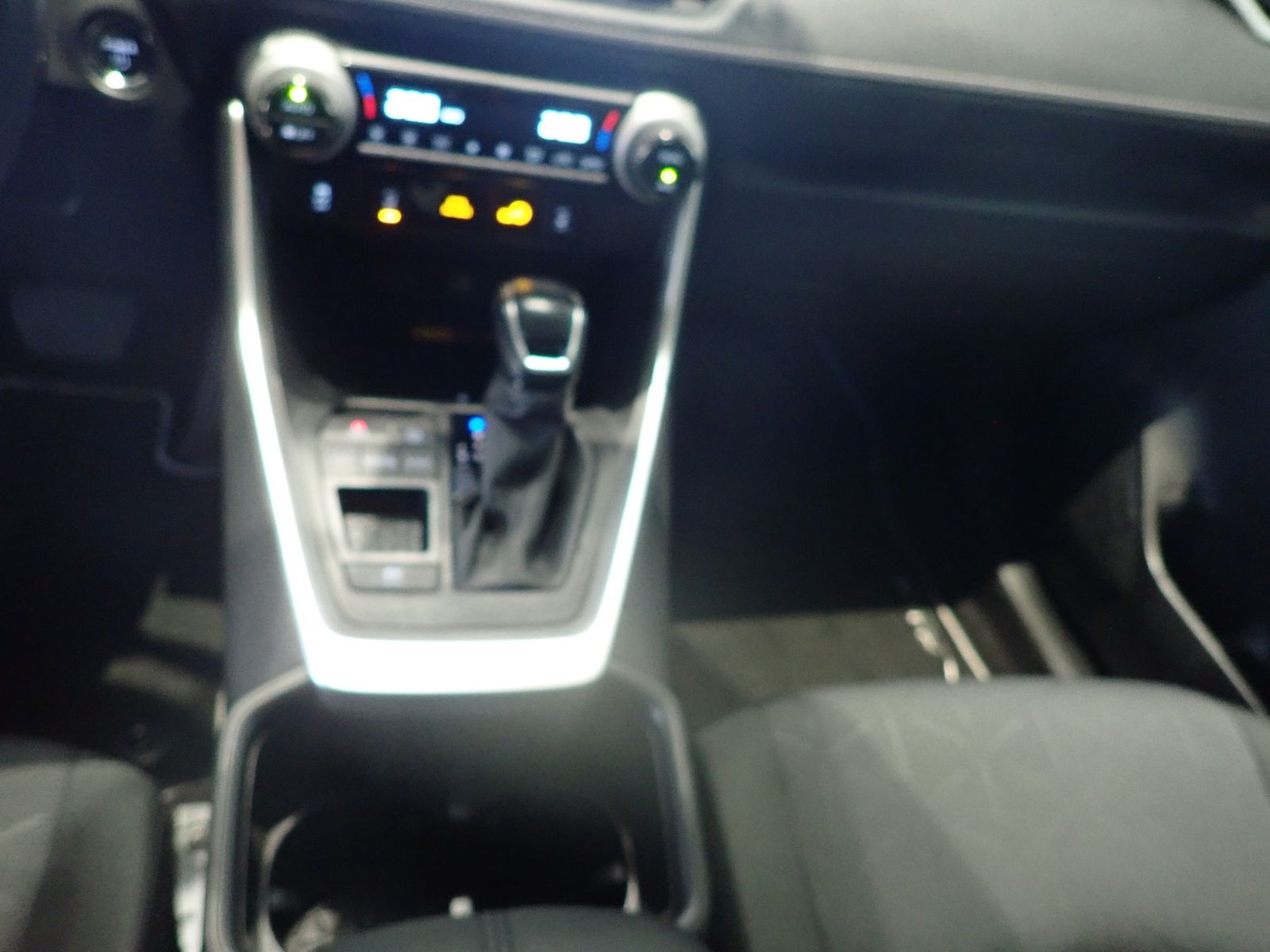 Fahrzeugabbildung Toyota RAV 4 Hybrid 4x2 Team Deutschland