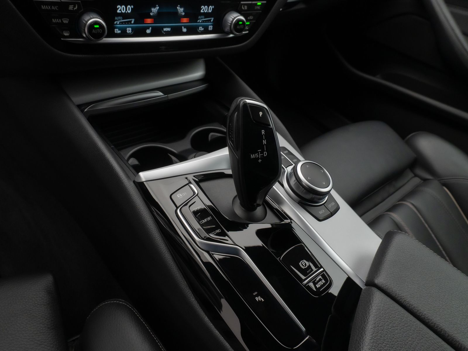 Fahrzeugabbildung BMW 530d Kamera DAB HiFi 4xKlima Leder Sport Alarm