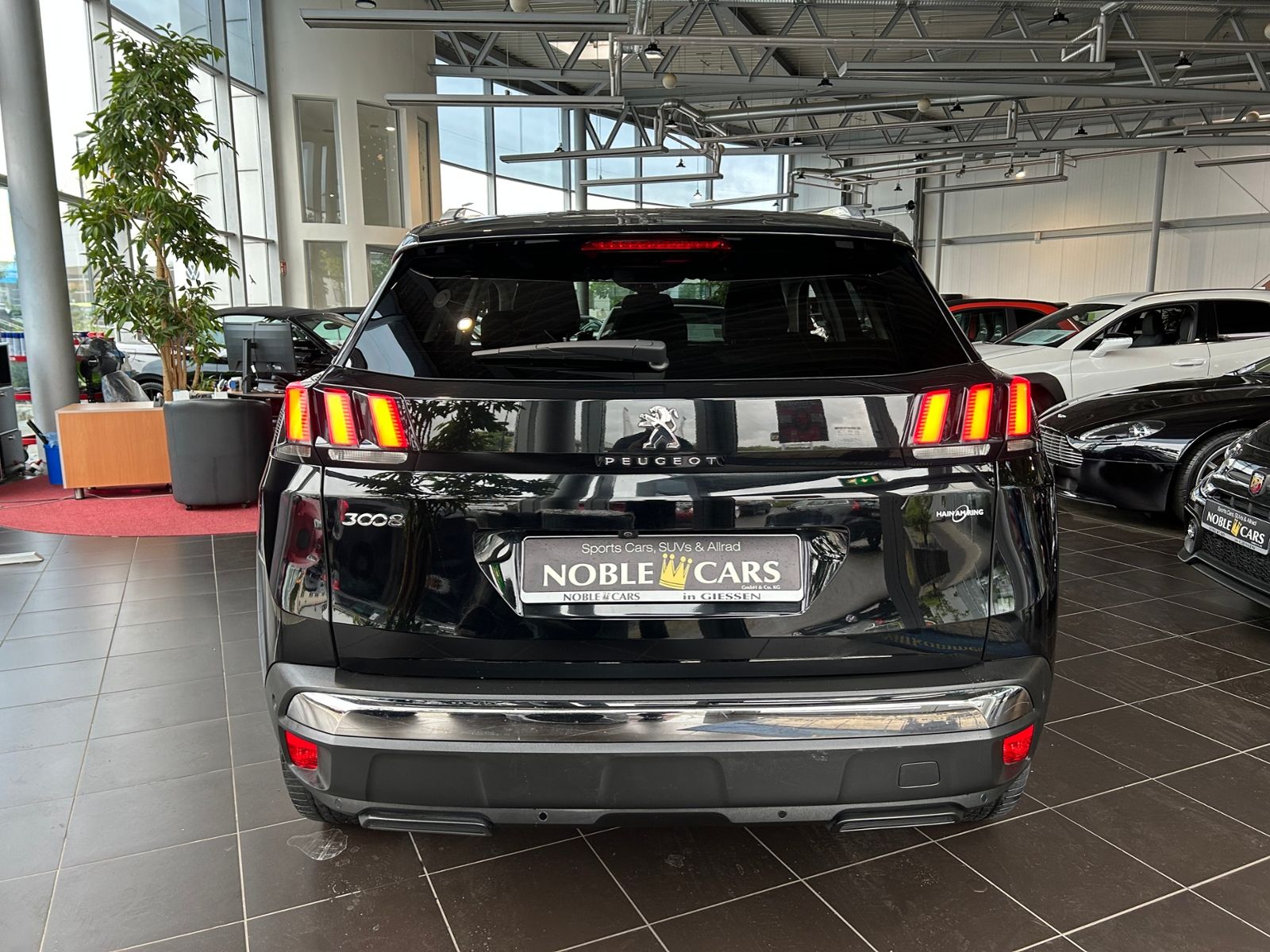 Fahrzeugabbildung Peugeot 3008 Allure KLIMA LED NAV SHZ ALU