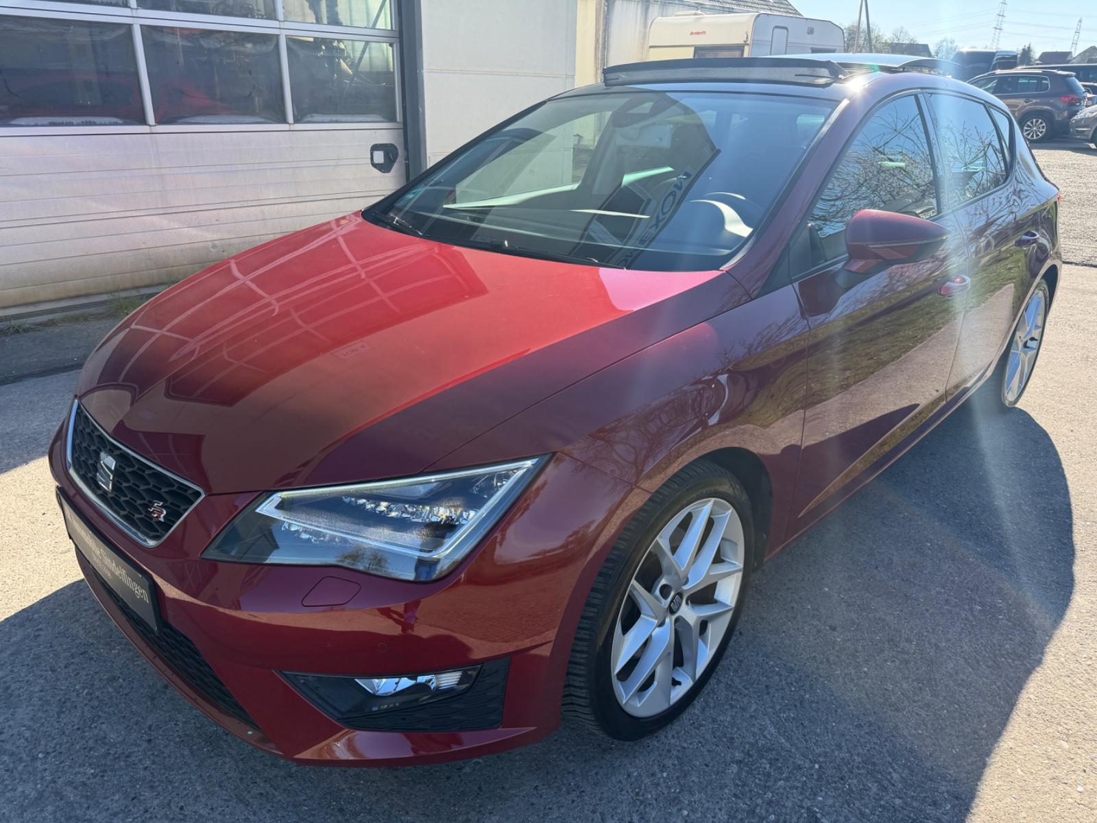 Seat Leon 1.8 TSI FR DSG*PANO*SPUR*1.HAND*LED*