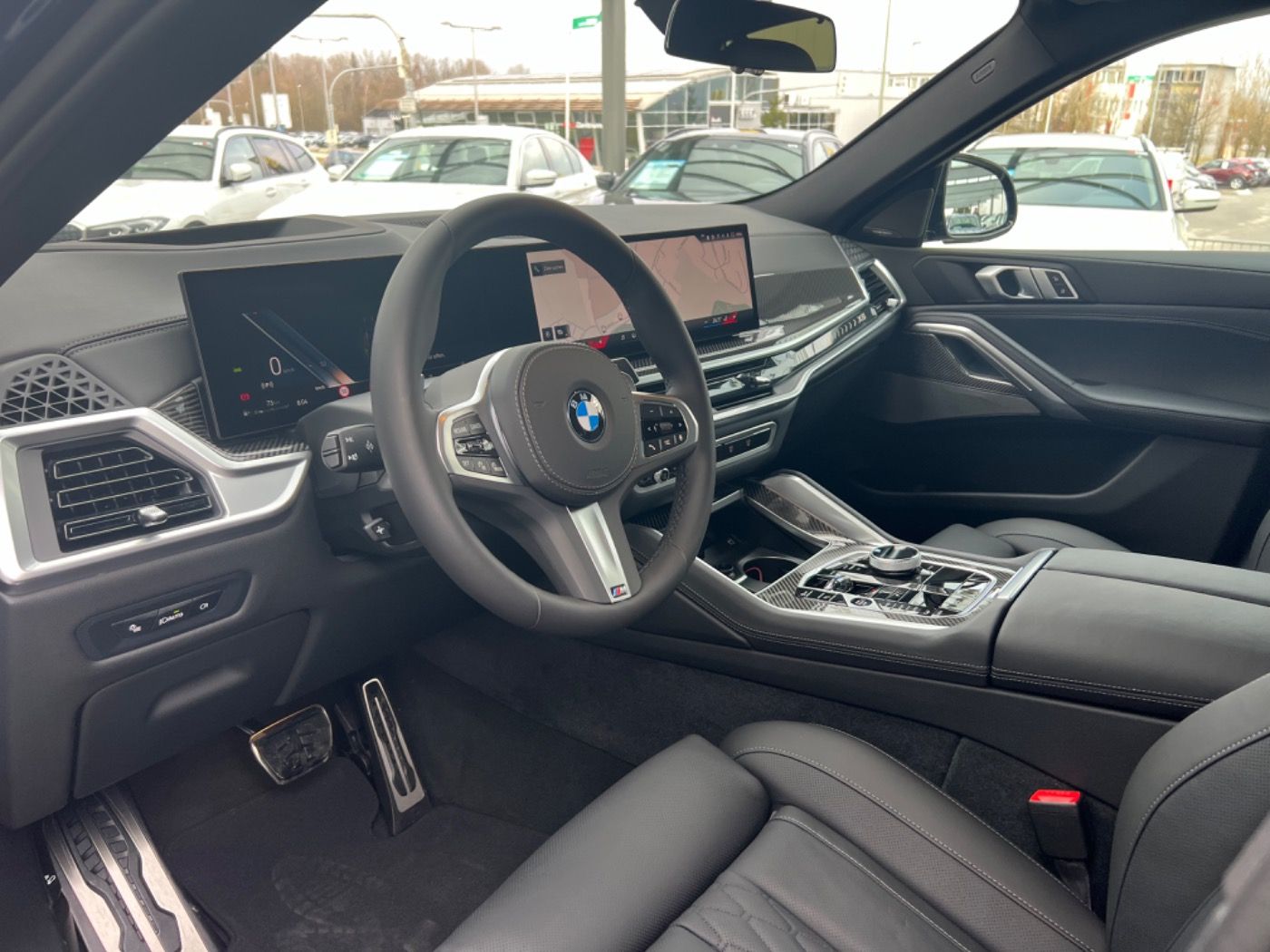 Fahrzeugabbildung BMW X6 xDrive40i M-Sport-Pro 22''LM/ACC/SitzLüft/GSD