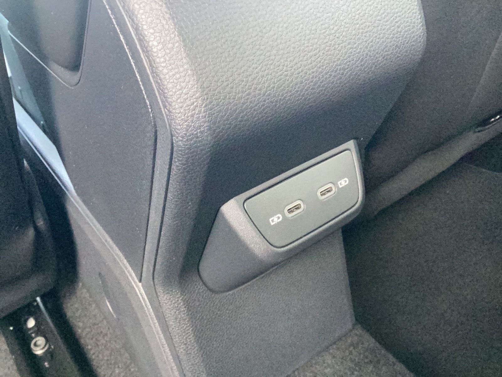 Fahrzeugabbildung Volkswagen Polo Energy TSI LED ACC SH RearView AppConnect A