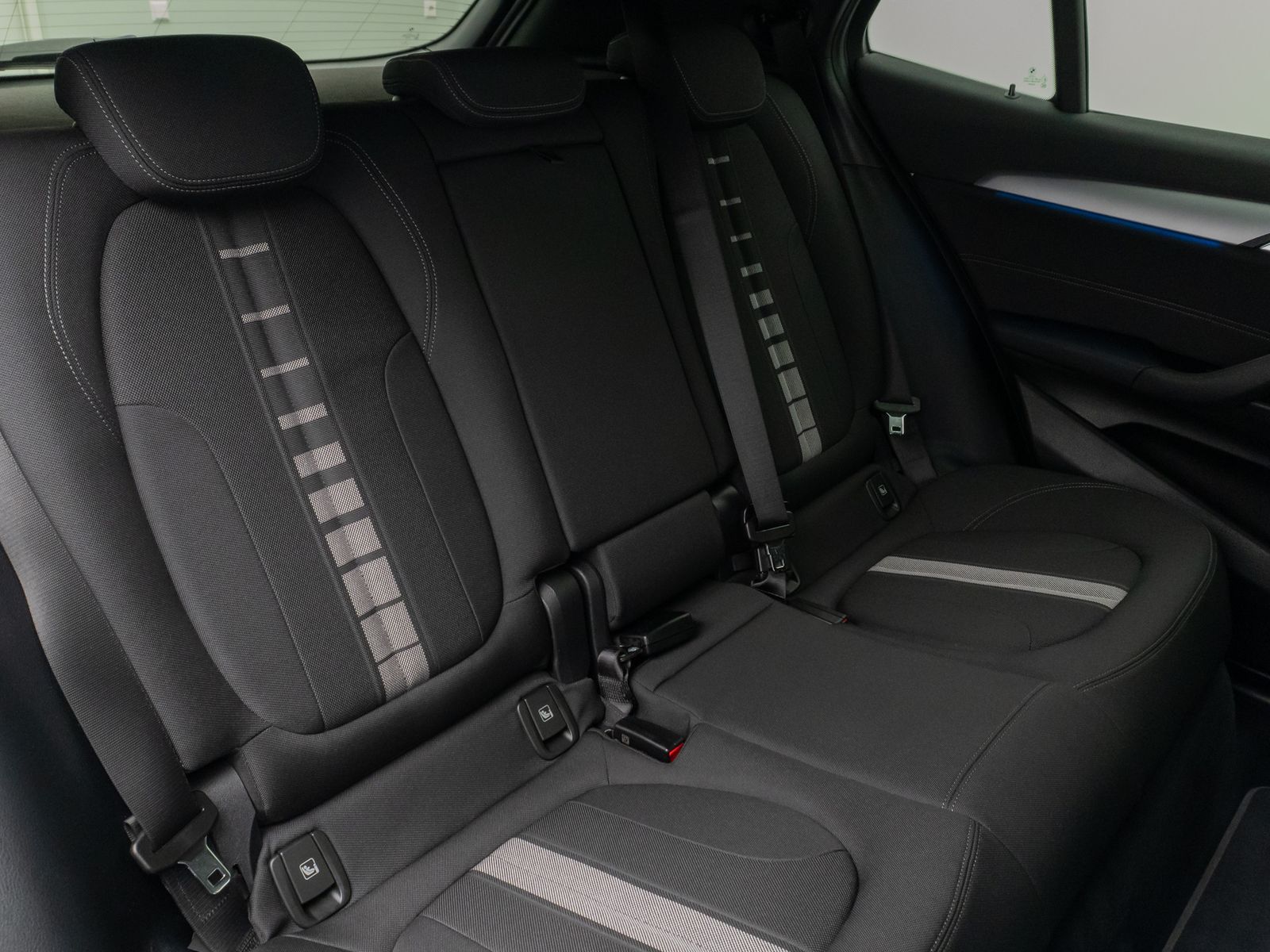 Fahrzeugabbildung BMW X2 xD25e Kamera DAB HiFi Navi Komfort Sport LED