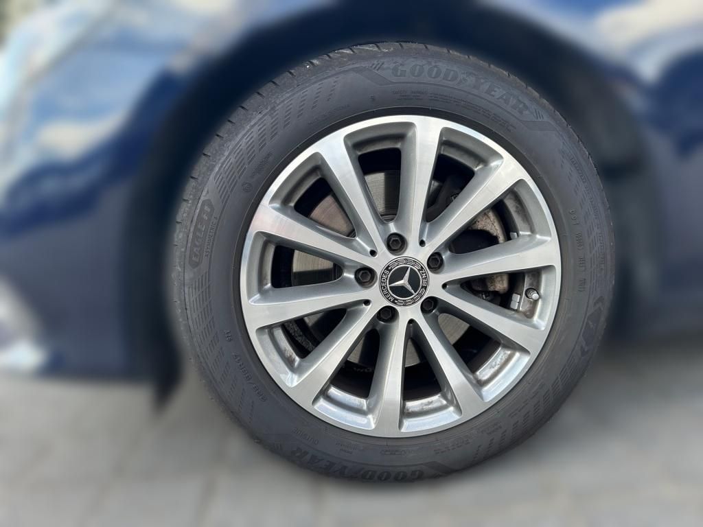 Fahrzeugabbildung Mercedes-Benz E 250 Avantg. Totwi. LED SHZ Ambie. Navi KAM RDK