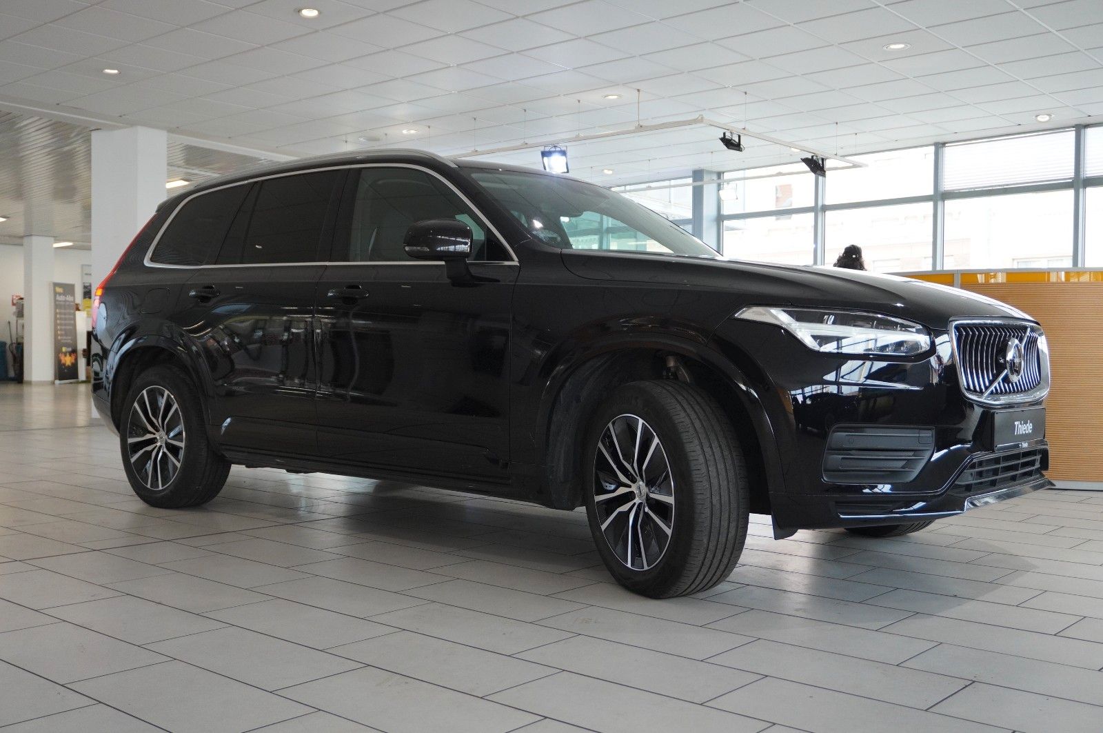 Fahrzeugabbildung Volvo XC 90 B5 D MOMENTUM PRO NAVI/LED/VIRTU/LEDER/AHK