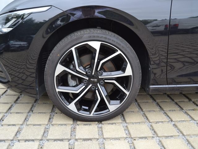 Golf VIII Variant 2.0 TDI 150 PS DSG Life 18-ZOL