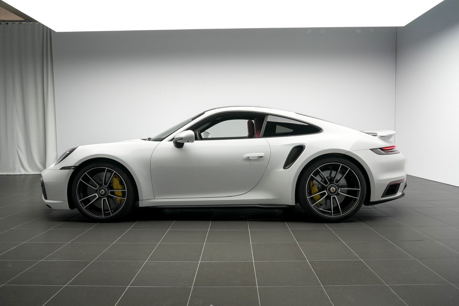 Fahrzeugabbildung Porsche 992 Turbo S LIFT/SPORT EXHAUST/BURMESTER/CAM