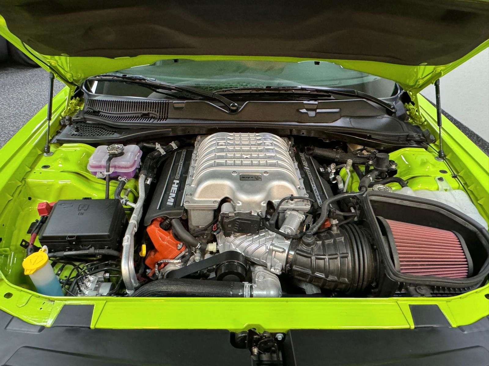 Fahrzeugabbildung Dodge HELLCAT JAILBREAK -LAST CALL-CARBON-FAHRWERK