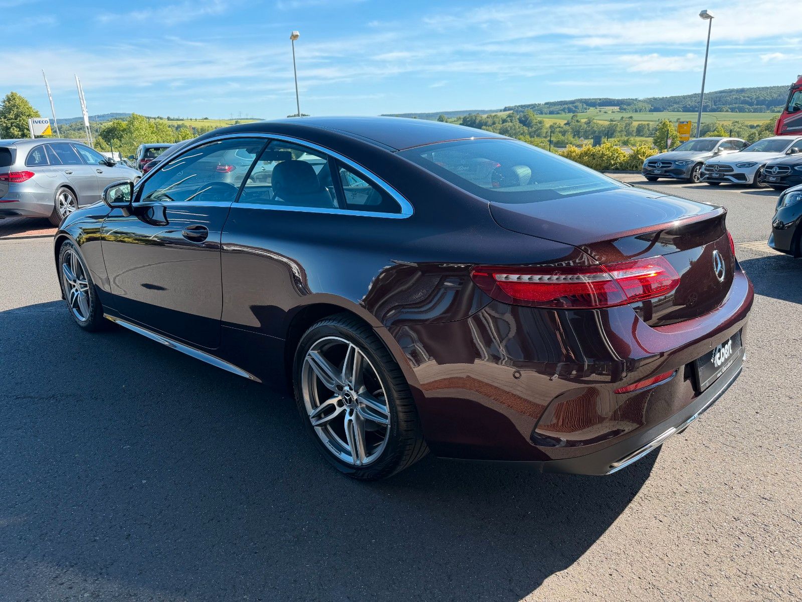 Fahrzeugabbildung Mercedes-Benz E 350 Coupe  AMG+Ambiente+RKamera+TotW+Alcantara