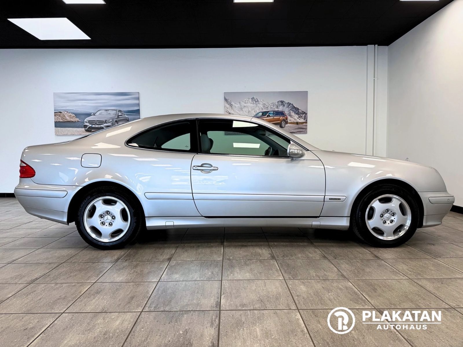 Fahrzeugabbildung Mercedes-Benz CLK 320 Elegance V6 Tempomat MB-Service
