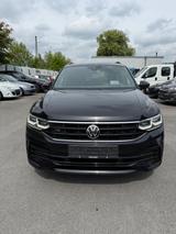 Volkswagen Tiguan R-Line - Volkswagen Tiguan mit Diesel-Antrieb: Limousine, Automatik