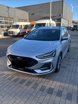 Ford Focus Turnier 1,0 EcoBoost Hyb. 114kW ST-Line X