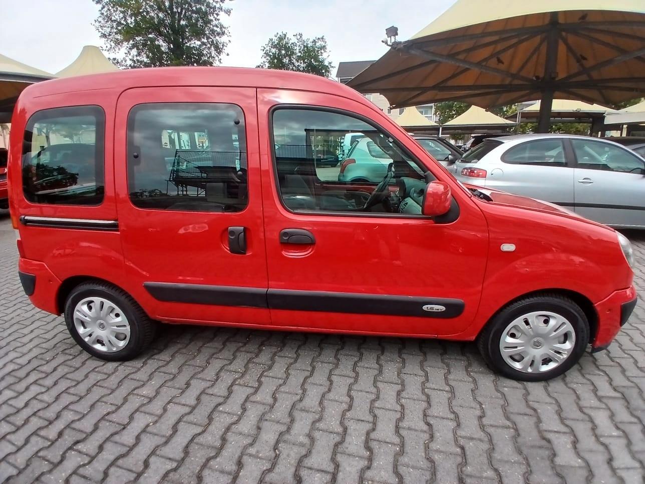 Renault Kangoo 2007 — rear view