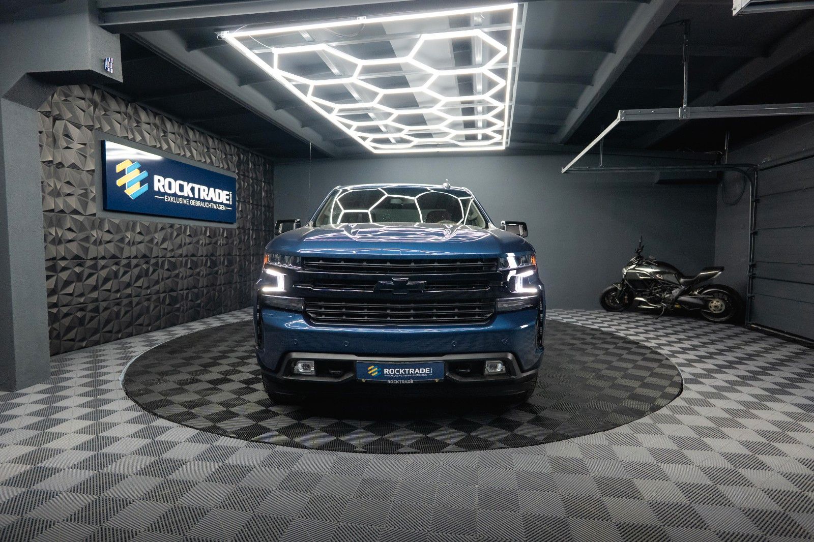 Fahrzeugabbildung Chevrolet Silverado 5.3L V8 4x4 RST Limited ZZ1 NightPaket