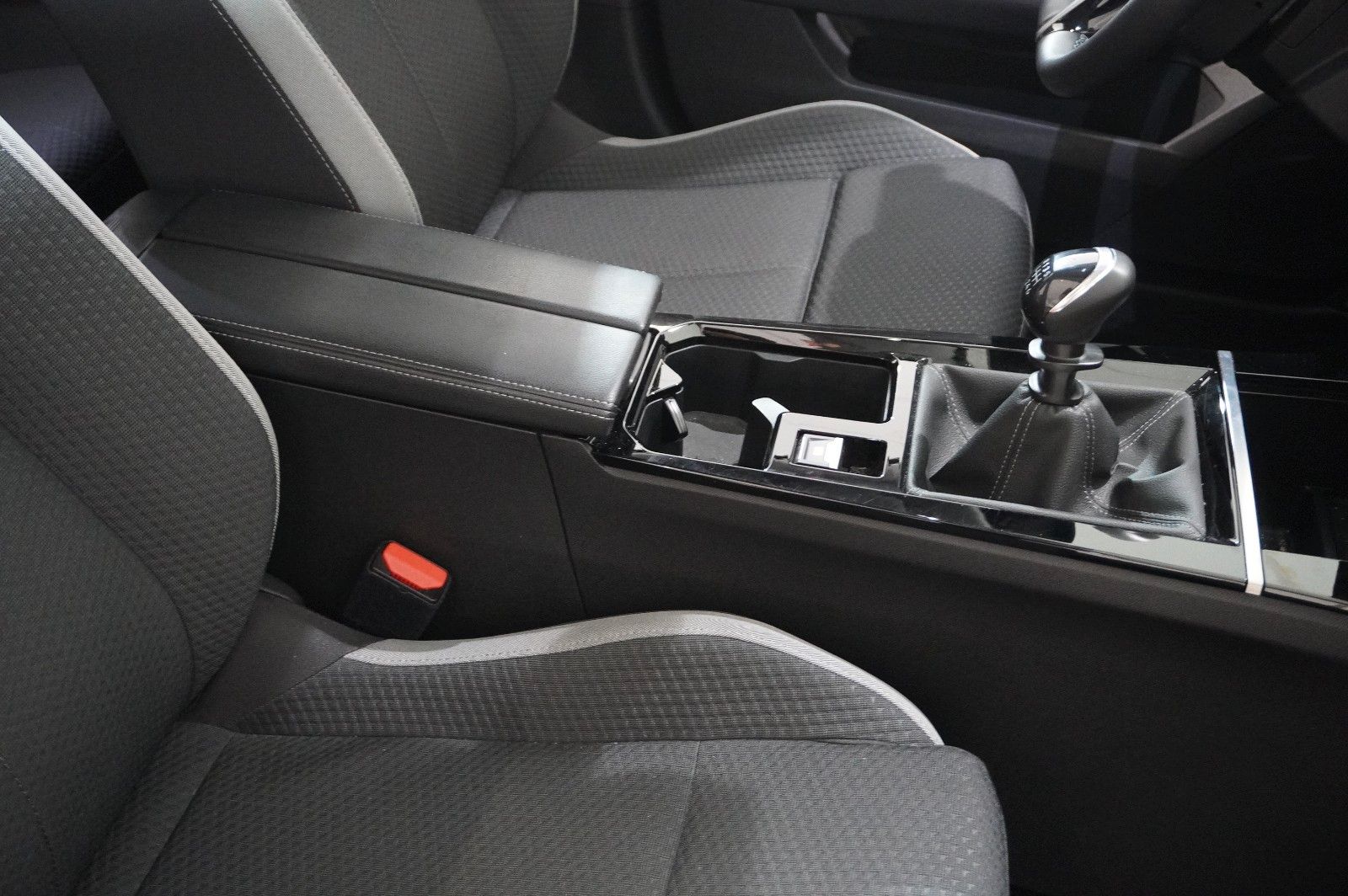 Fahrzeugabbildung Opel Astra L Lim. 1.5D BUSINESS EDIT. NAI/LED/KAMERA