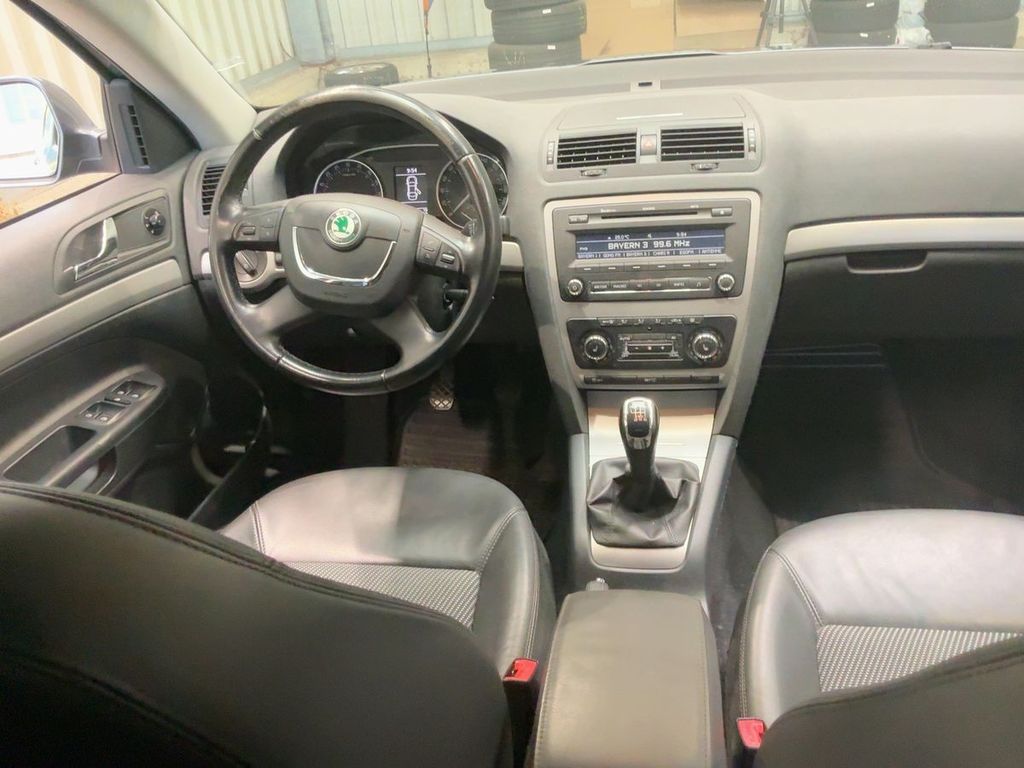 2.0 TDI Xenon AHK Schiebedach Tempo SHZ