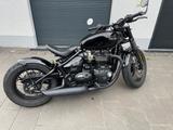 Triumph Bonneville Bobber Black Edition + Custom Umbau  - TRIUMPH BLACK BONNEVILLE