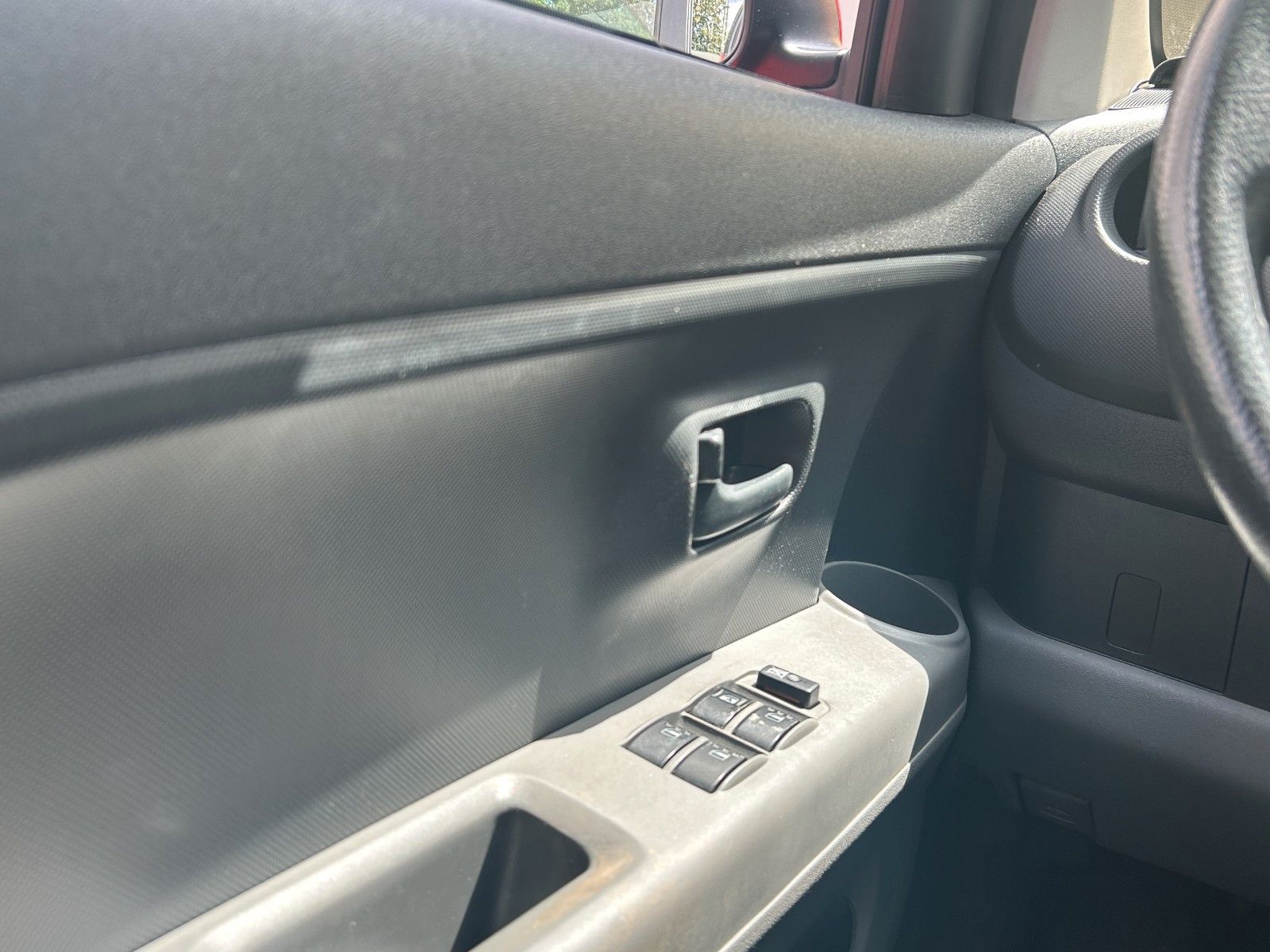 Fahrzeugabbildung Daihatsu Sirion 1.0 Klima/GSSD/Parktronik/TÜV NEU/2Hand