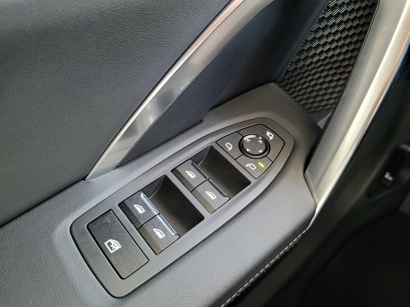BMW X1 23 d xDrive M Sport AHK HUD 360°Kamera H&K foto 23