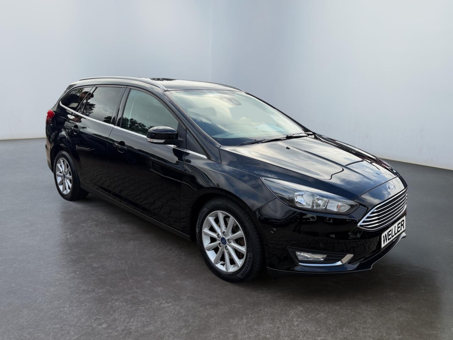 Ford Focus 1.5 Turnier Titanium *PDC v.&h.*SHZ*Klima*