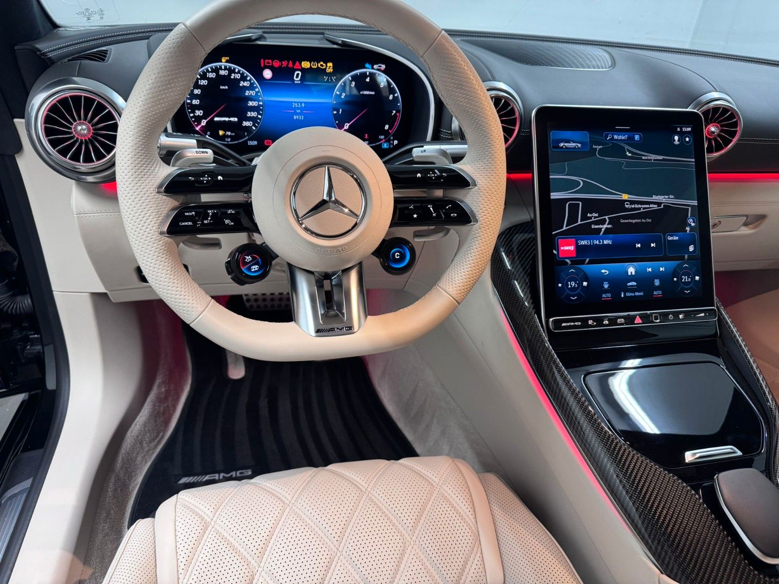 Fahrzeugabbildung Mercedes-Benz SL 63 4MATIC+ *MANUFAKTUR*KERAMIK*NIGHT*