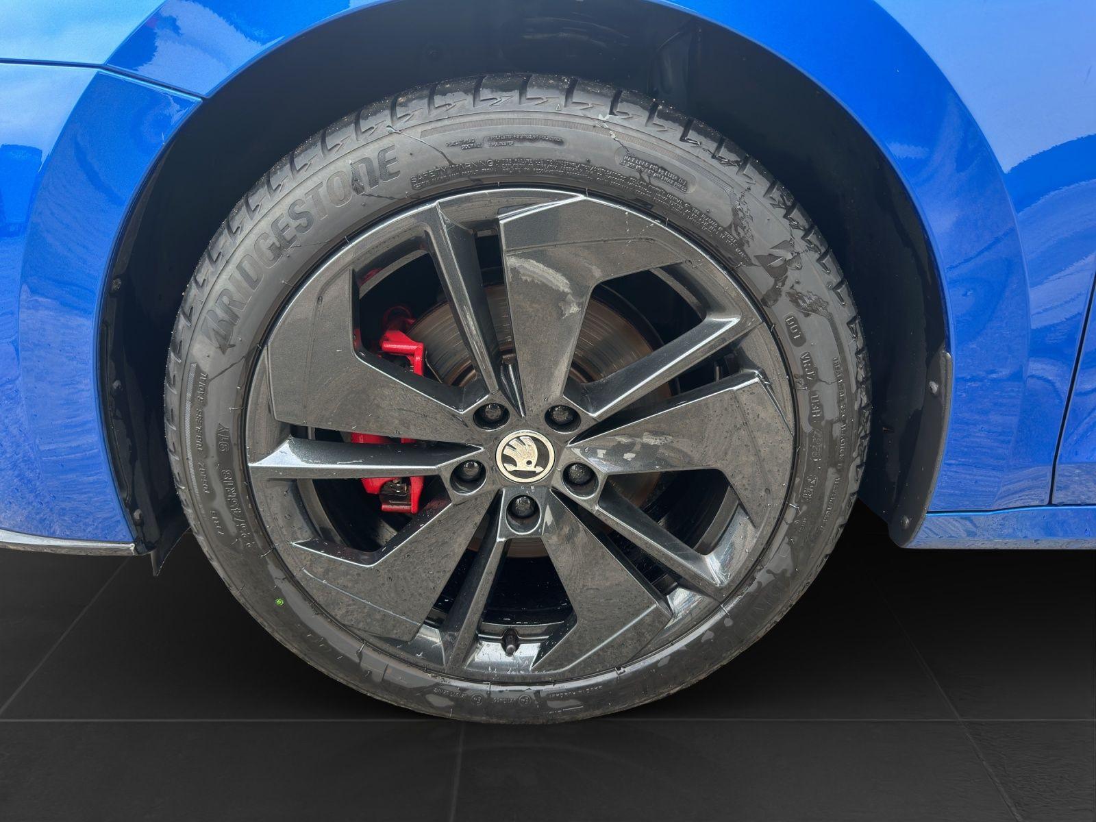 Skoda Octavia Combi 2.0 TDI RS MATRIX HuD AHK KAMERA