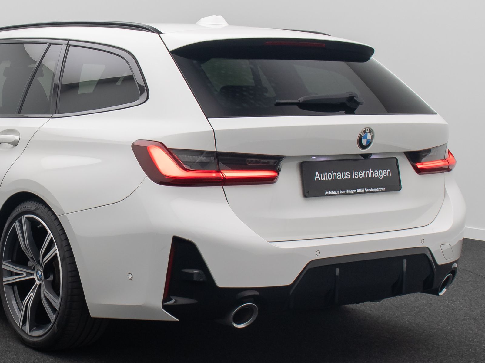 Fahrzeugabbildung BMW 320d M Sport DAB Kamera Alarm AHK Panorama 19"