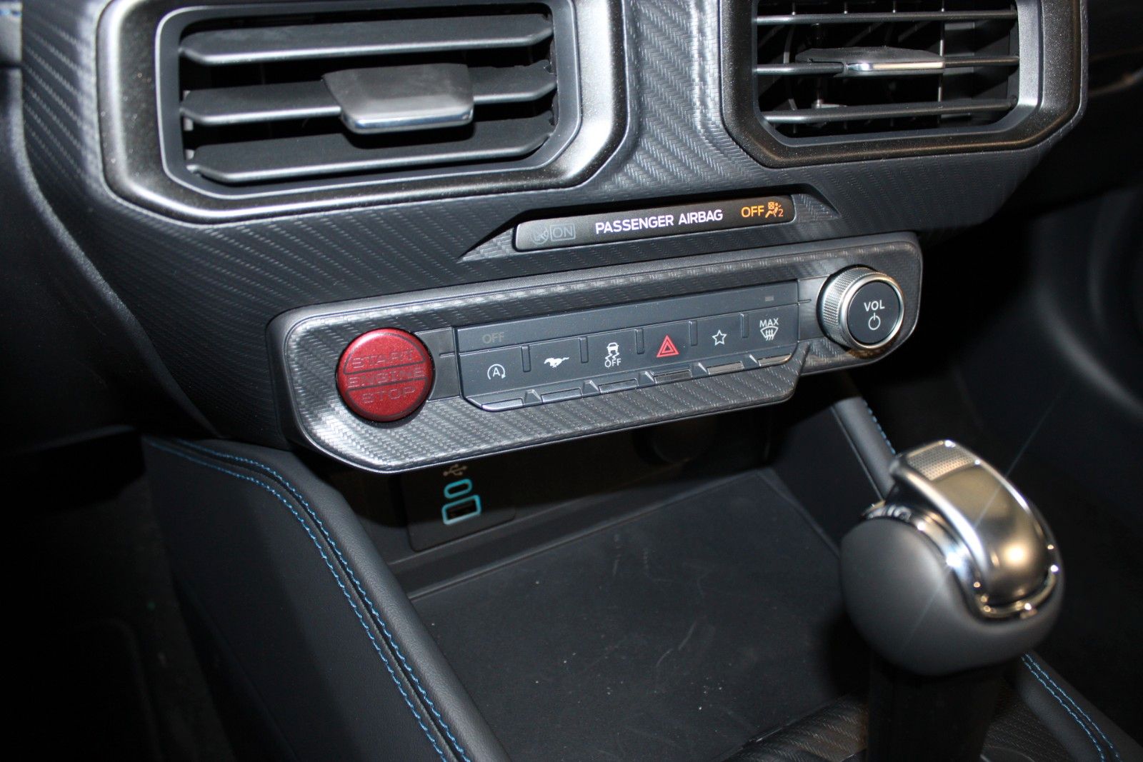 Fahrzeugabbildung Ford Mustang 5.0 Ti-VCT V8 Dark Horse AUTOMATIK