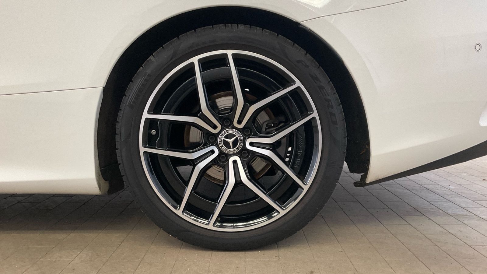 Fahrzeugabbildung Mercedes-Benz E 200 Cabrio 1.Hand AMG LED NAVI Ambiente Leder