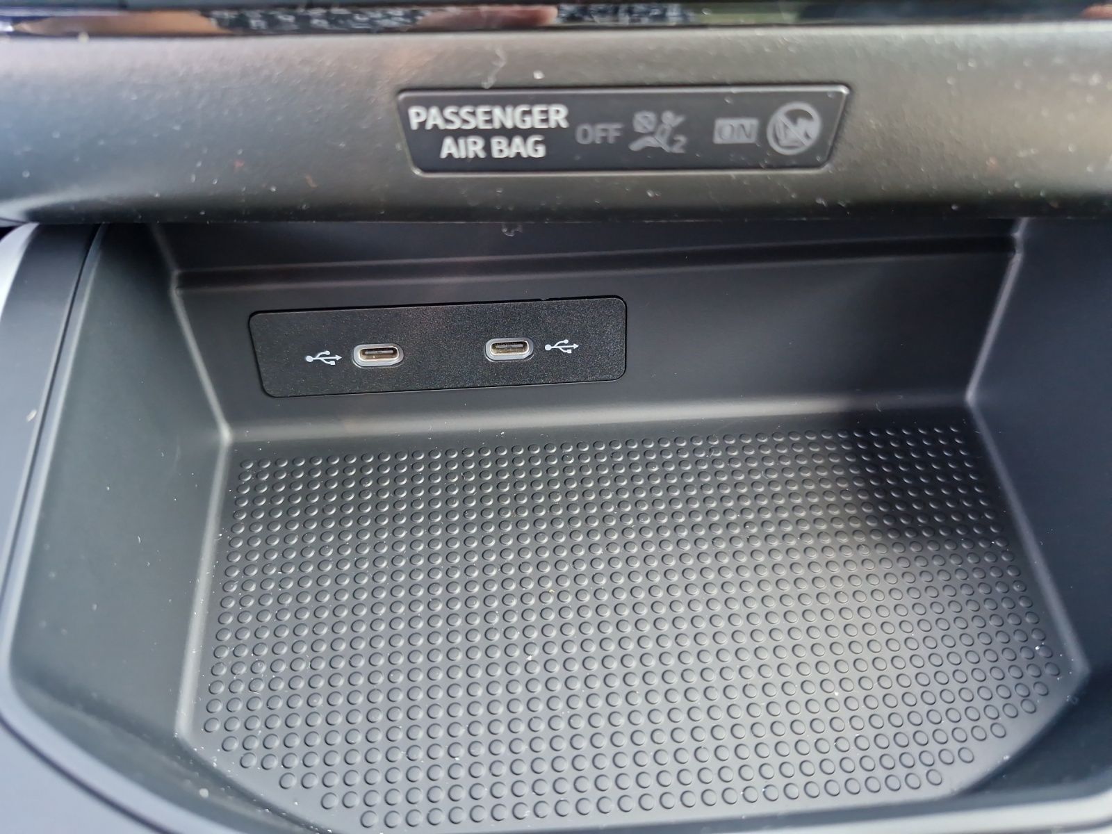 Fahrzeugabbildung SEAT Arona Road Edition 1.0 TSI AHZ LED RFK SH Keyles
