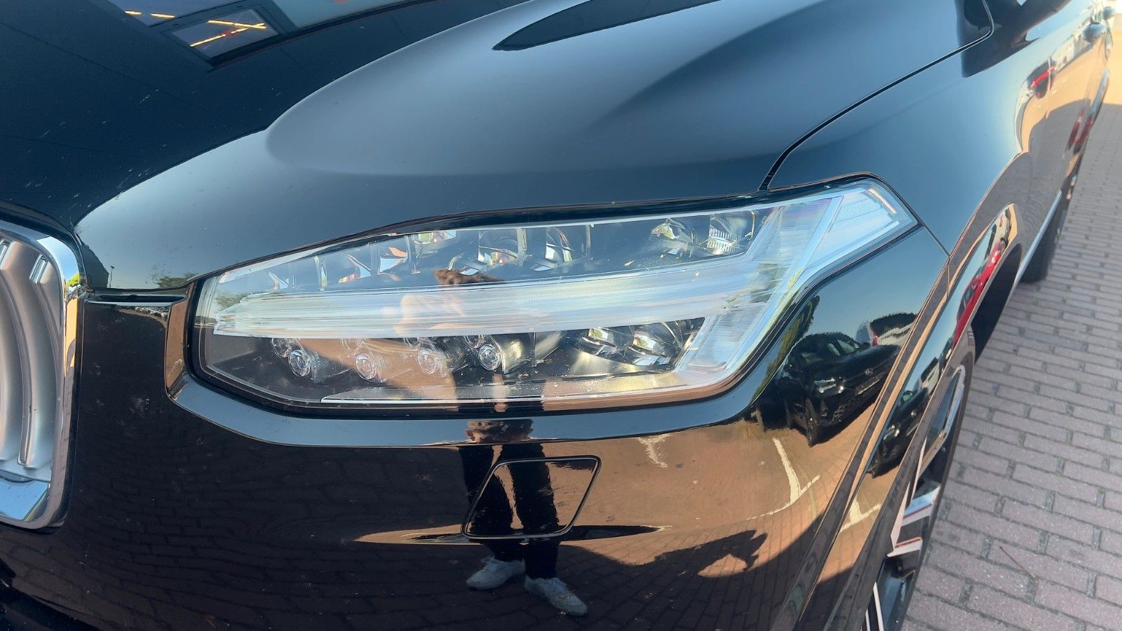 Fahrzeugabbildung Volvo XC90 B5 D AWD Plus Bright*STDHZG*360°*LUFT*ACC*