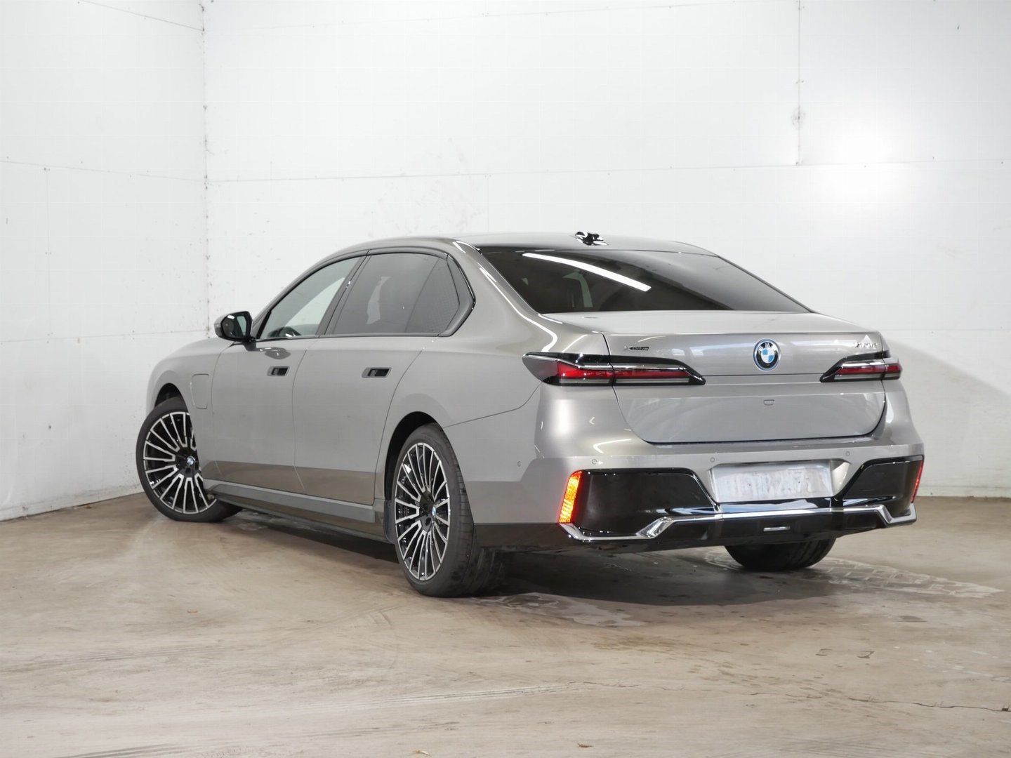 BMW 750 - Bild 4