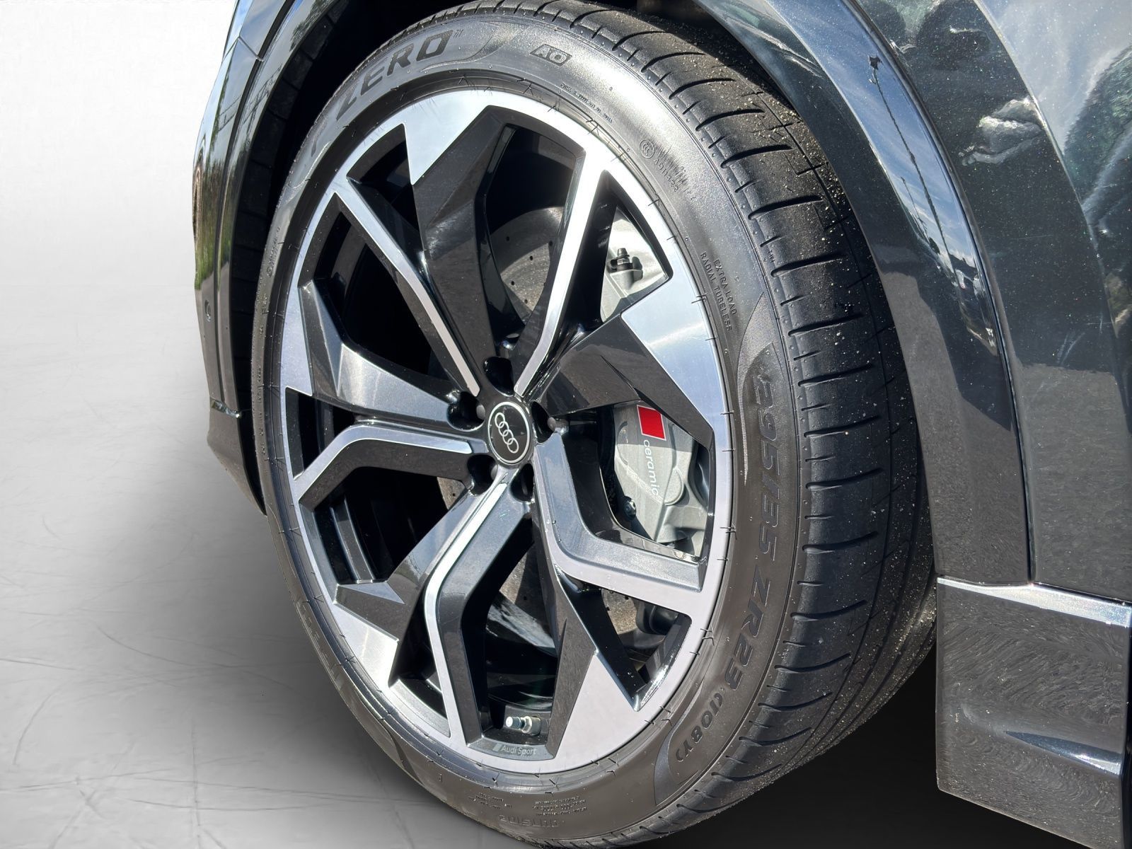 Audi RSQ8 - Bild 13