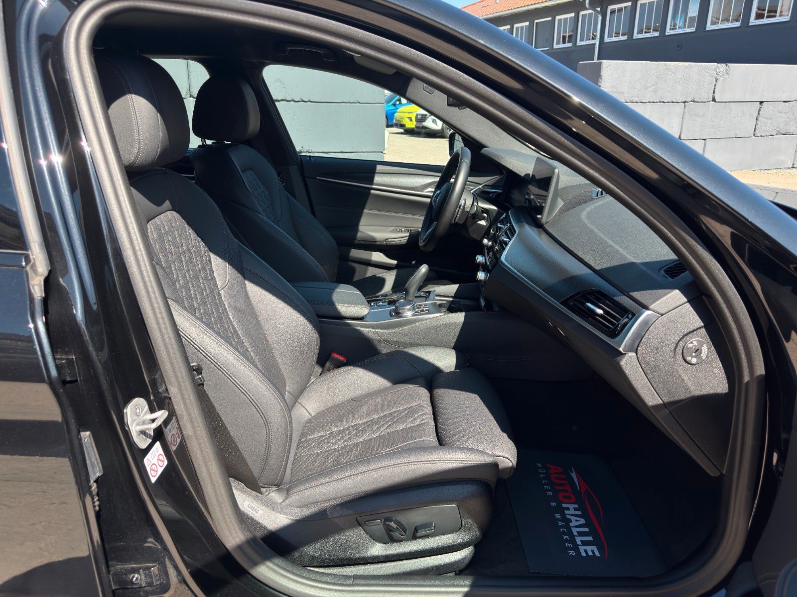 Fahrzeugabbildung BMW 530d M Sport Aero Shadow LED CAM Klim-4Z CarPlay