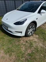 Tesla Model Y Hinterradantrieb RWD mit AHK - Tesla Model Y Gebrauchtwagen in Berlin